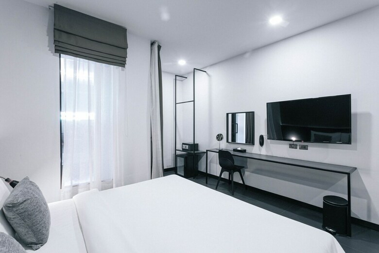 Crew Hotel