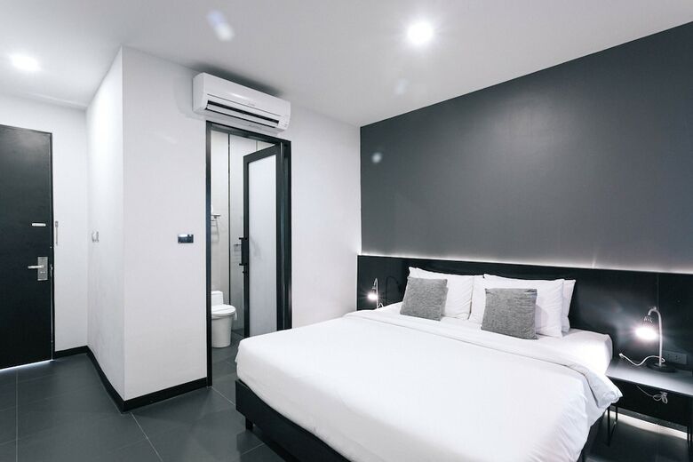 Crew Hotel