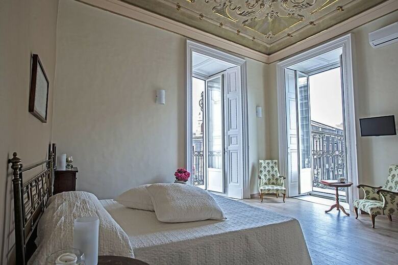 B&B Acanthus