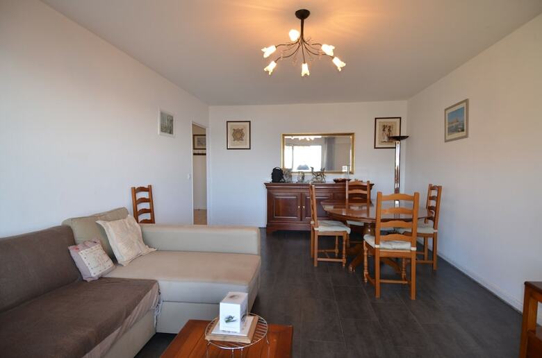 Spacious Apartment 5 Persons With Swimming-pool And Terrace Nice West