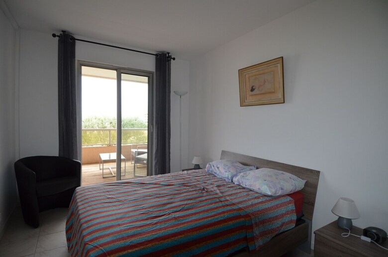 Spacious Apartment 5 Persons With Swimming-pool And Terrace Nice West