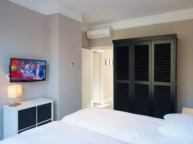 Bizstay Park Central Apartments