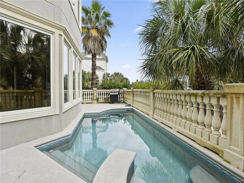 Collier Court 3 - Six Bedroom Home