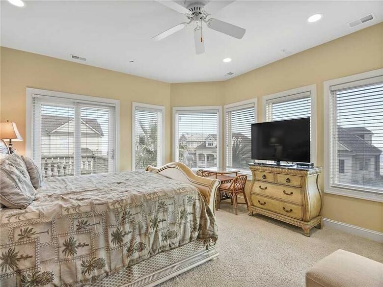 Collier Court 3 - Six Bedroom Home