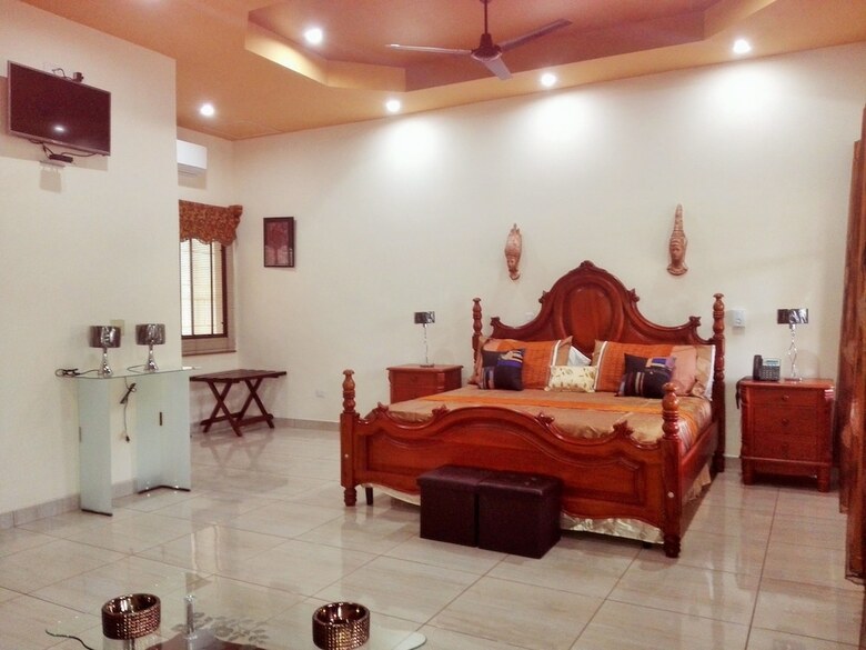 Restaurante, Cigar Bar, Whisky Lounge, Hostal Suite Dos Visiones