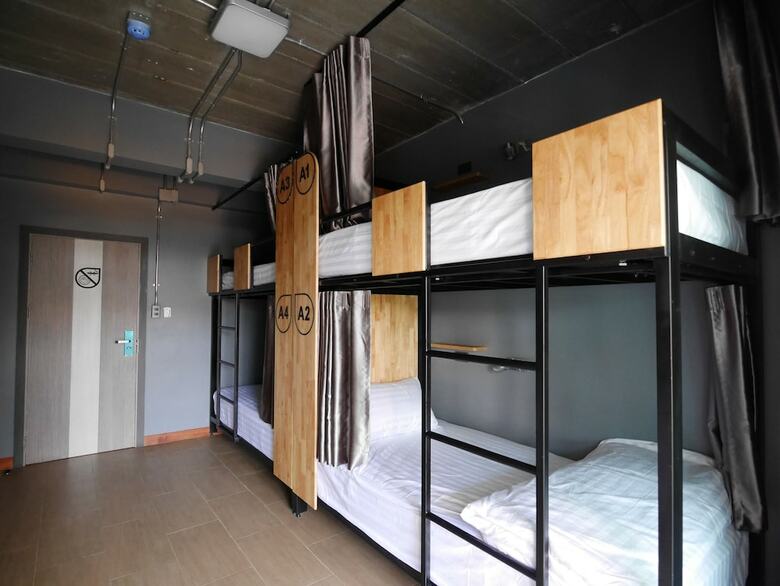 Hostal Ray Coffee Bar & Hostel - Adults Only