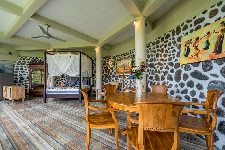 Tirta Asri Ubud Villa