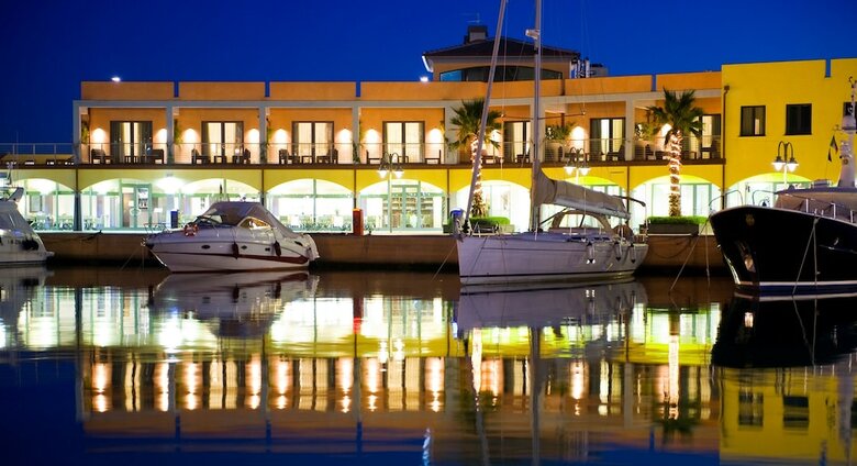 Hotel Marinaplace Resort & Spa