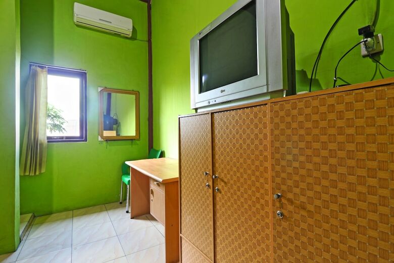 Hotel Penginapan Qarina