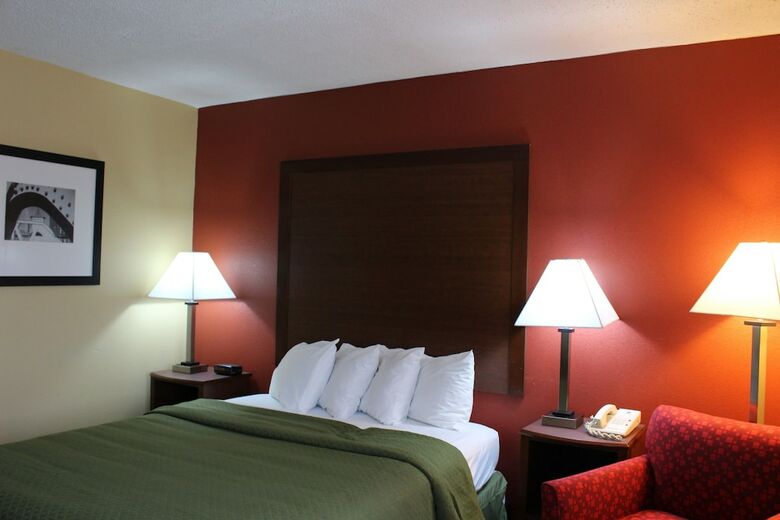 Motel Quality Inn & Suites