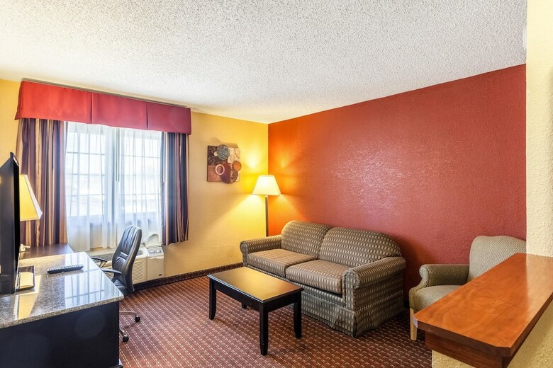 Motel Quality Inn & Suites