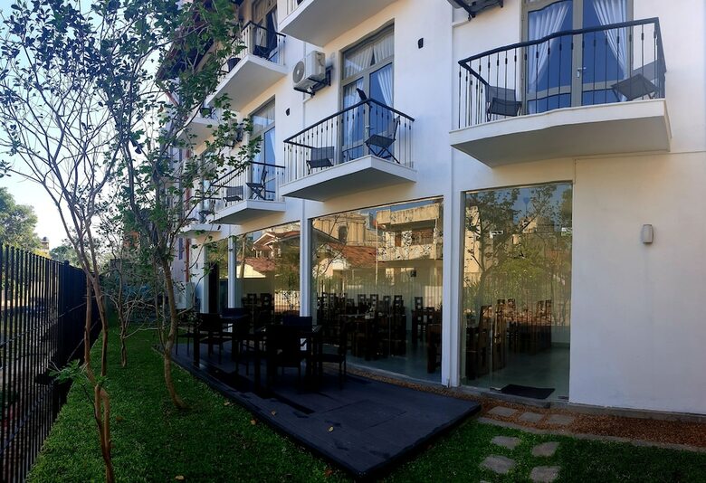 Hive 68 - Hotel And Resorts Negombo