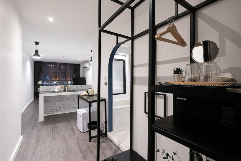 Hotel Kowtha  Rivertel