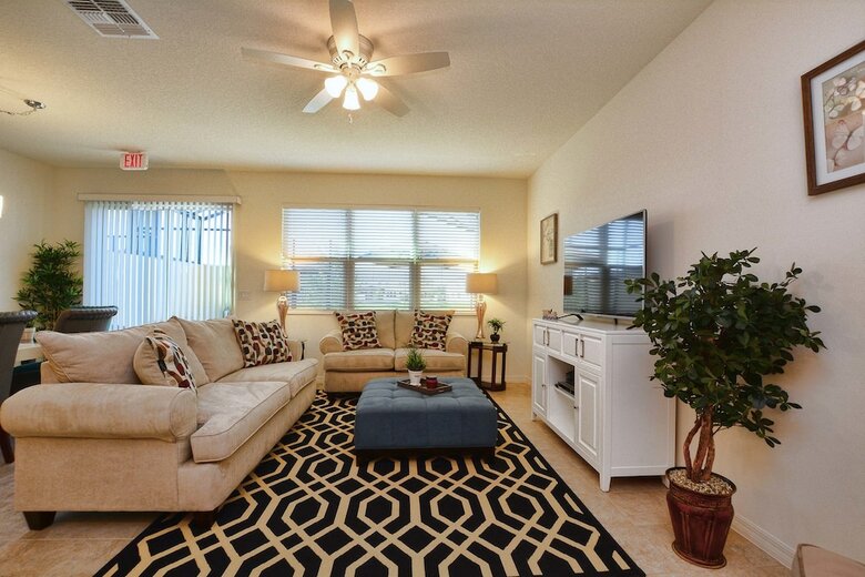 Compass Bay- 4 Bedroom Townhome- 1950cy