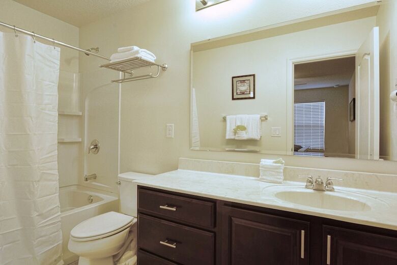 Compass Bay- 4 Bedroom Townhome- 1950cy