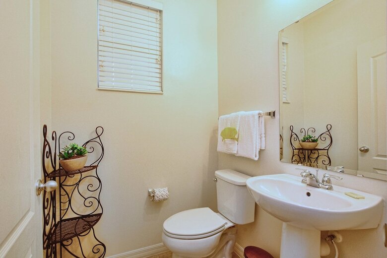 Compass Bay- 4 Bedroom Townhome- 1950cy