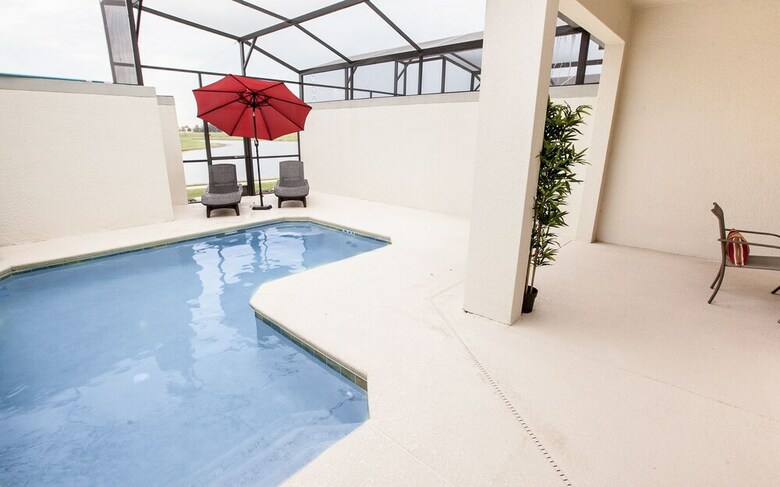 Storey Lake-4 Bedroom Townhome W/ Spashpool-1624st