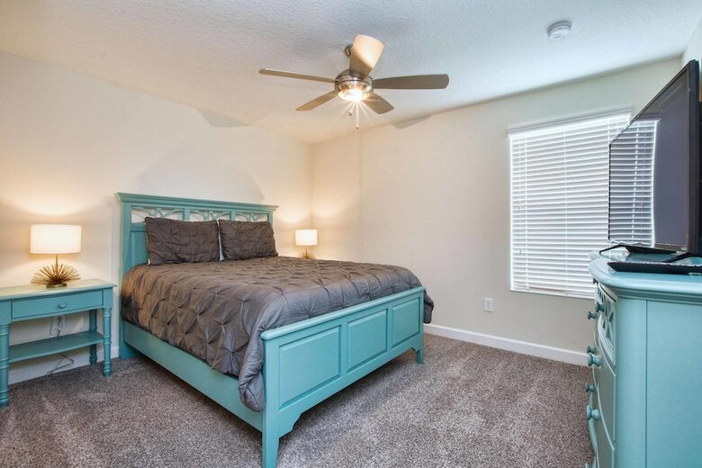Storey Lake- 6 Bedroom Pool Home- 1668st