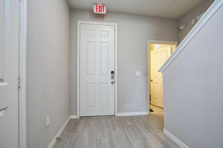 Compass Bay- 4 Bedroom Townhome- 1960cy