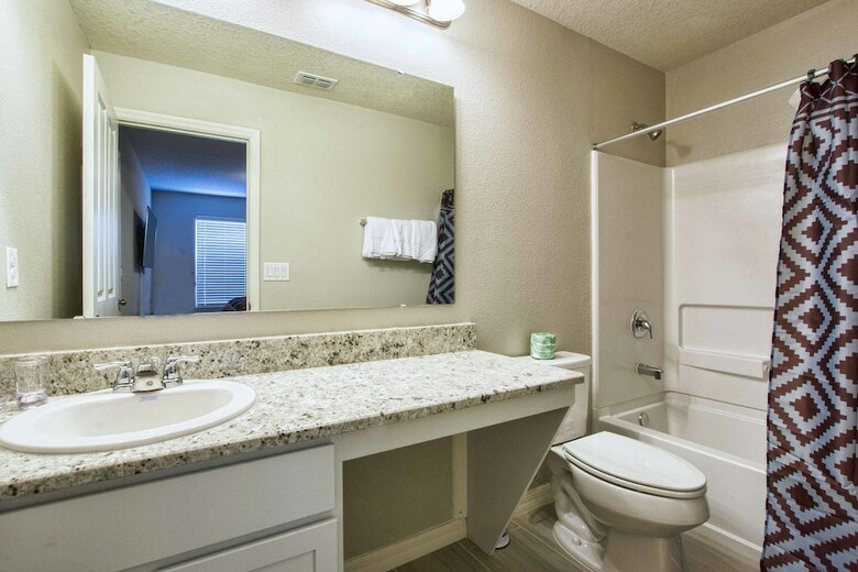Compass Bay- 4 Bedroom Townhome- 1960cy