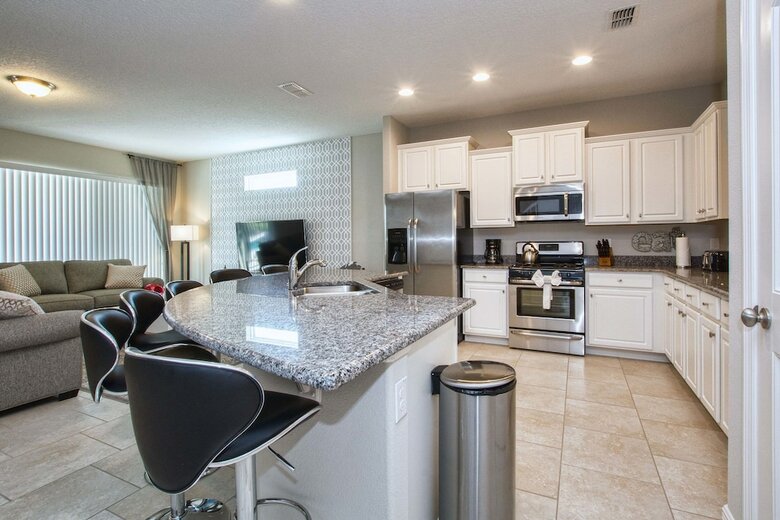 Solterra - 6 Bedrooms House W/pool-7040sr