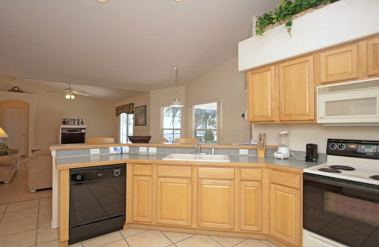 Greater Groves - 5 Bedrooms House W/pool-5202gg