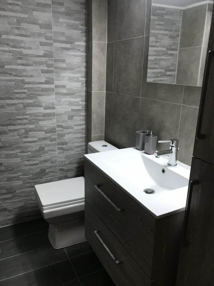 Renovated Minimal Aptm Next To Metro