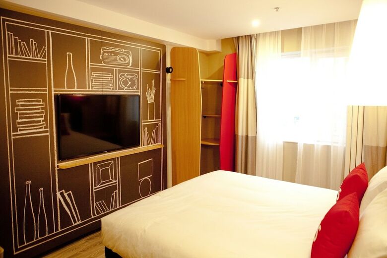 Ibis Tianjin Railway Station Hotel