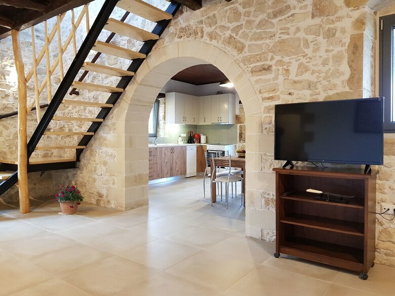 Traditional Villa In Fres