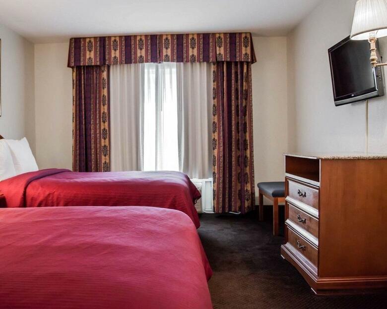 Hotel Clarion Inn & Suites Clearwater Central
