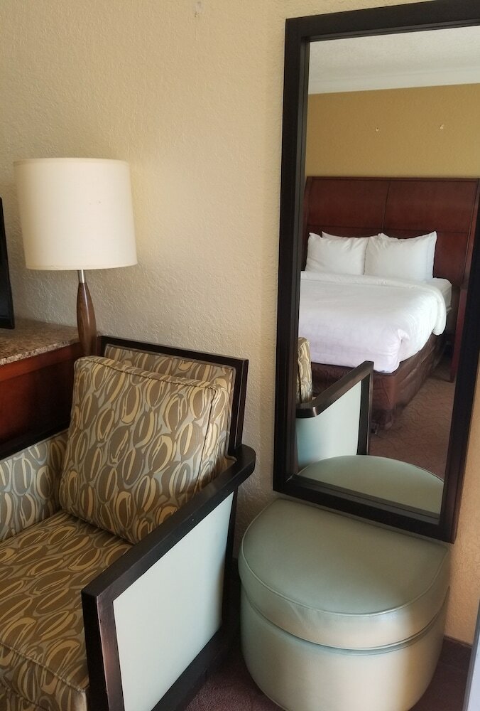 Hotel Clarion Inn & Suites Clearwater Central