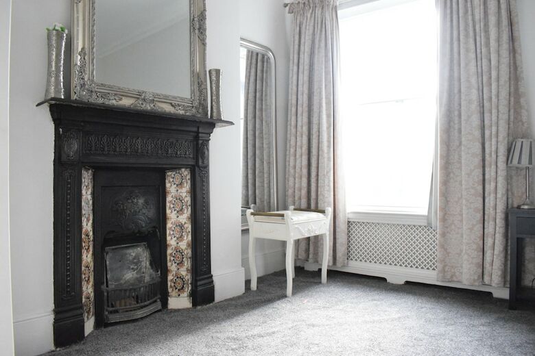 Apartamentos Large 2 Bedroom Garden Flat In Battersea