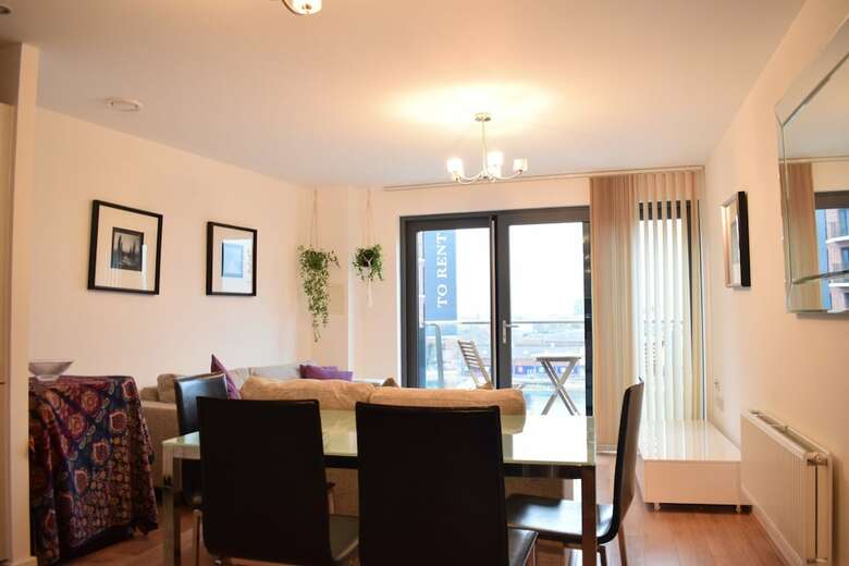 Apartamentos Modern 2 Bed Flat With Balcony In Canada Water