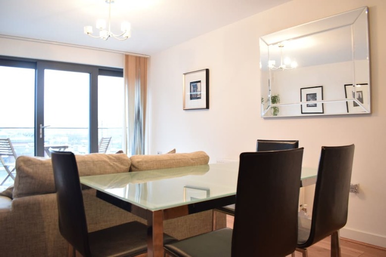 Apartamentos Modern 2 Bed Flat With Balcony In Canada Water