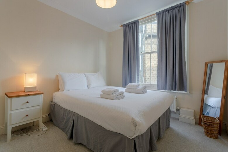 2 Bedroom Apartment In Pimlico London