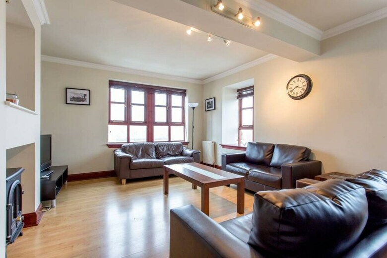 Apartamentos 2 Bedroom Home By Leiths Shore