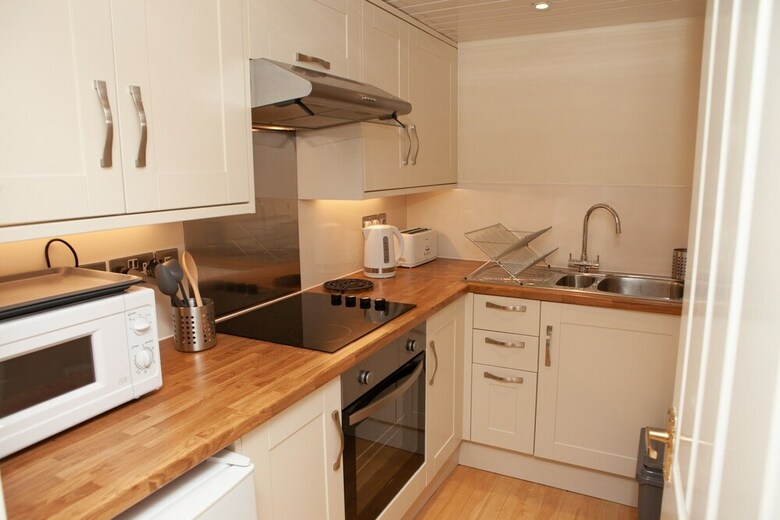 2 Bedroom Bristol House Near Gloucester Road