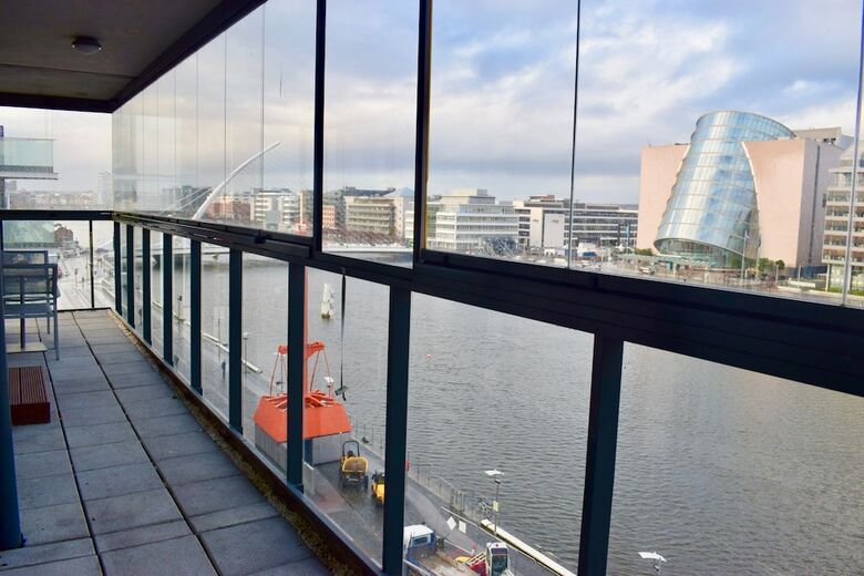 Apartamentos 3 Bed Room Flat In Grand Canal With River Views