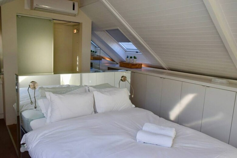 Modern 2 Bedroom Townhouse In Green Point
