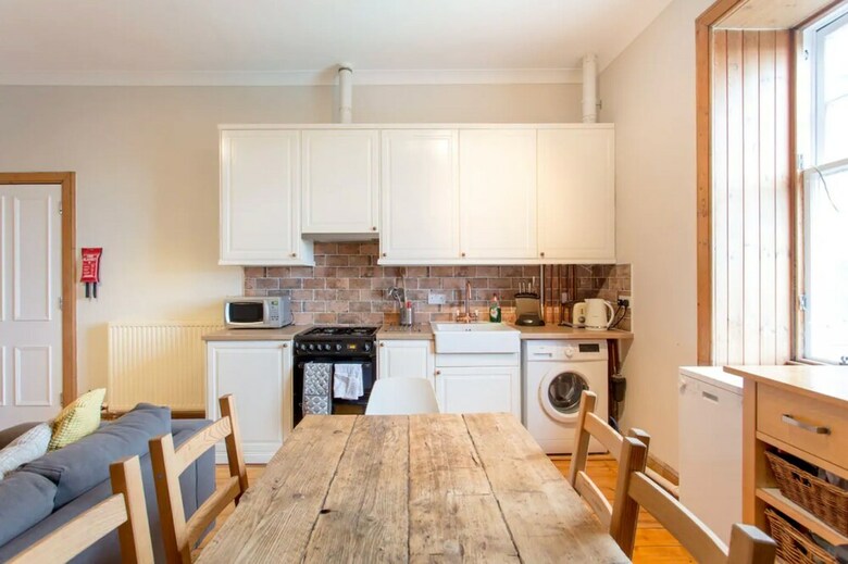 Apartamentos Spacious Traditional 3 Bedroom Flat In New Town