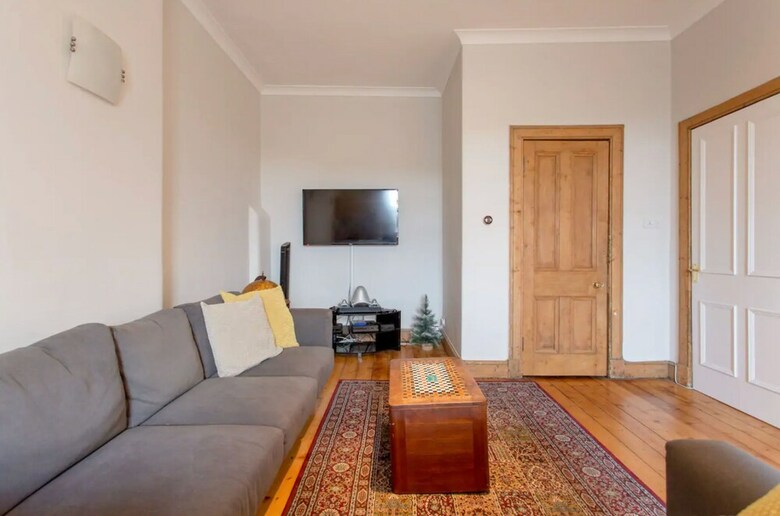 Apartamentos Spacious Traditional 3 Bedroom Flat In New Town