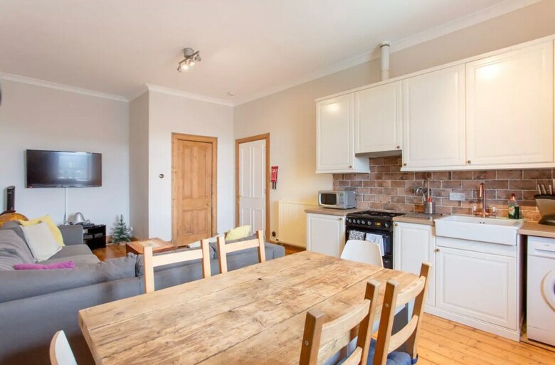 Apartamentos Spacious Traditional 3 Bedroom Flat In New Town