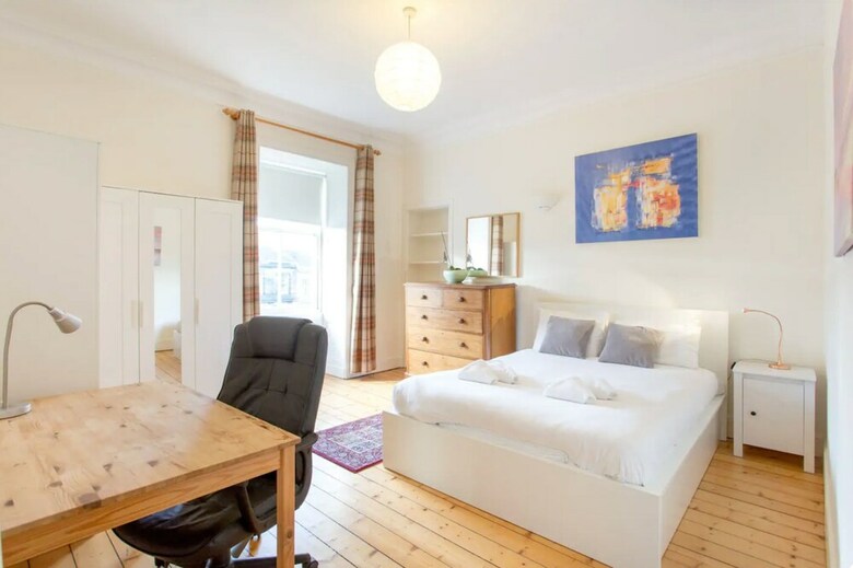 Apartamentos Spacious Traditional 3 Bedroom Flat In New Town