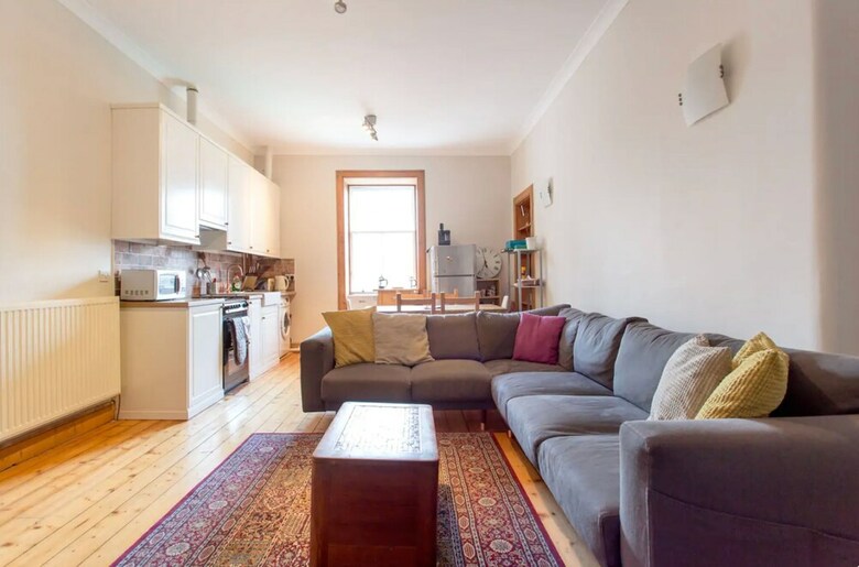 Apartamentos Spacious Traditional 3 Bedroom Flat In New Town