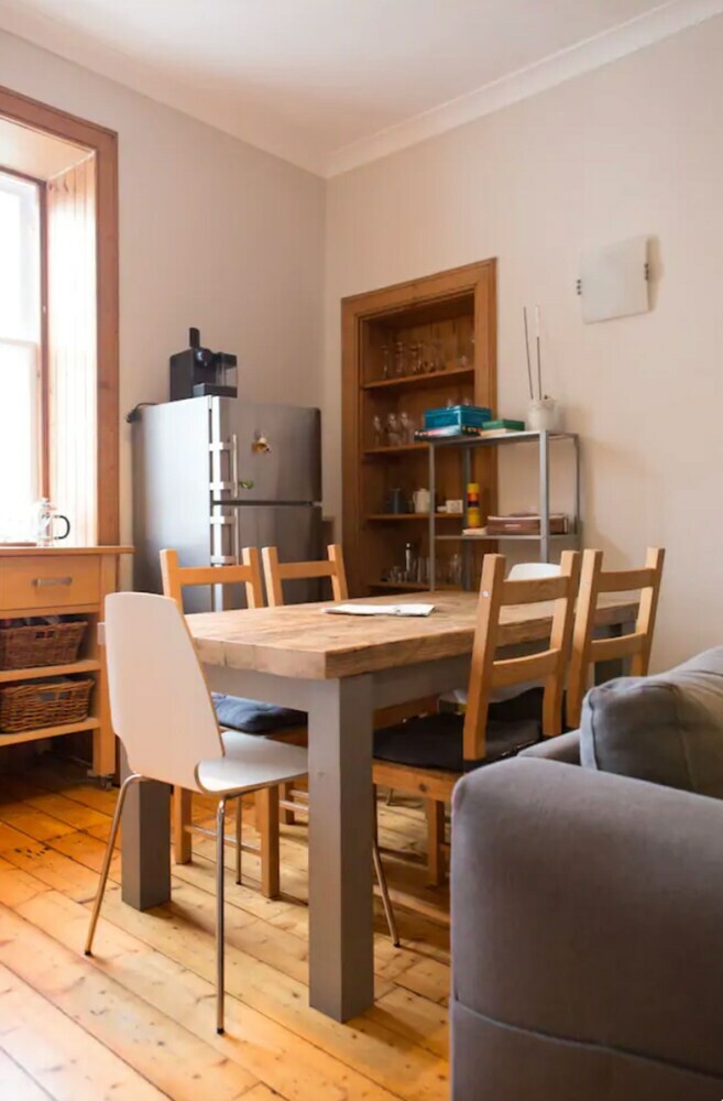 Apartamentos Spacious Traditional 3 Bedroom Flat In New Town