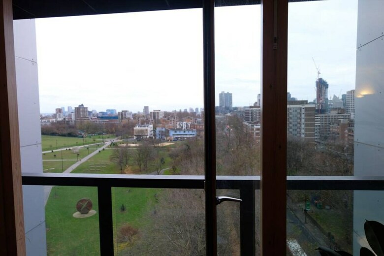 Stunning Apartment With Views Across London