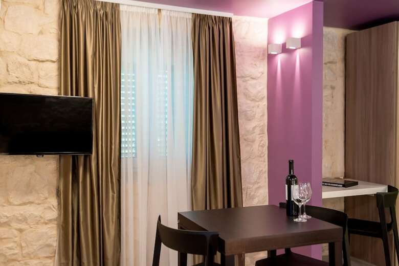 Hotel Annies Stone Studio & Room