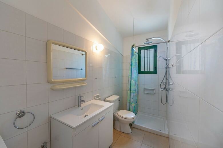 Villa Xenia - Near Coral Bay Beach