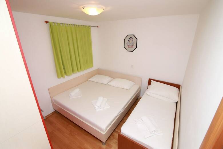 Apartments Mara