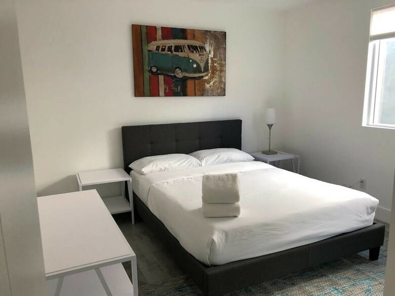 Brand New Luxury Spacious 3bdr Townhome Close To 3rd St